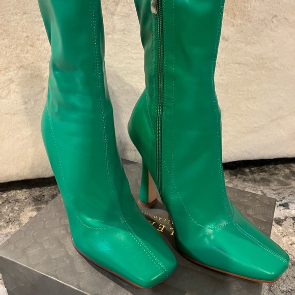 Azalea wang green stiletto flare booties - Picture 3 of 9